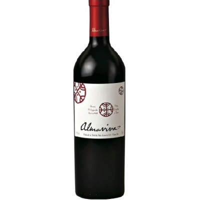 Garrafa de vinho tinto Almariva com rótulo branco