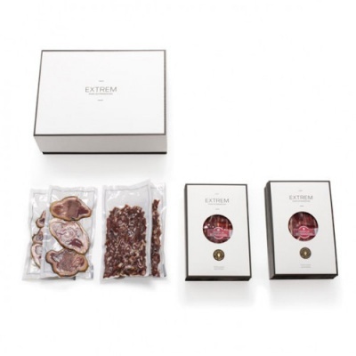 Embalagens de carne seca ao vácuo e caixas brancas com rotulagem EXTREM