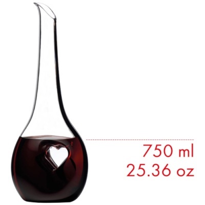 Garrafa de vidro com líquido vermelho e coração oco, com indicação de volume 750 ml 25.36 oz