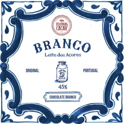 Rótulo de chocolate branco Fetoria Cacao com decoração azul e branca