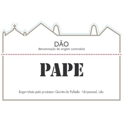 Etiqueta de vinho com texto DÃO PAPE e produtor Quinta da Pellada.