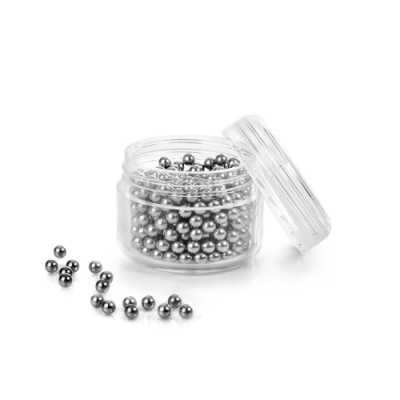 Frasco com esferas metálicas prateadas e tampa translúcida