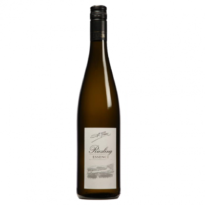 Garrafas de vinho Riesling Essence com rótulo branco e tampa preta