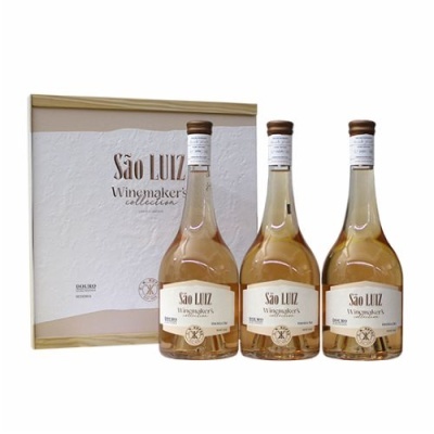 Conjunto de três garrafas de vinho rosé São Luiz com caixa branca