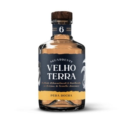 Garrafão de aguardente Velho Terra Pera Rocha com etiqueta azul e amarela