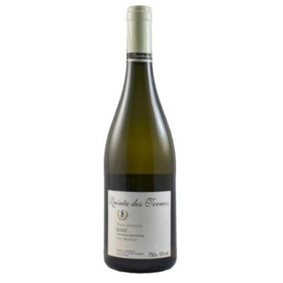 Garrafa de vinho branco Quinta dos Termos com rótulo branco e cápsula prateada.