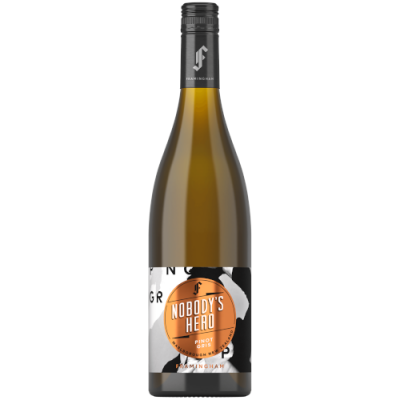 Garrafas de vinho Nobody's Hero Pinot Gris com rótulo laranja, preto e branco e tampa preta