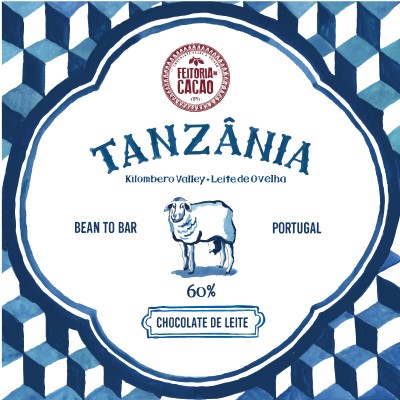 Rótulo azul e branco com texto e imagem de uma ovelha de chocolate Feitoria do Cacau