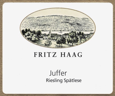 Etiqueta de vinho FRITZ HAAG com ilustração de paisagem rural e texto Juffer Riesling Spätlese