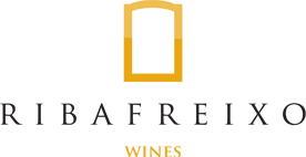 Logótipo da Ribafreixo Wines com símbolo amarelo e texto em preto e amarelo