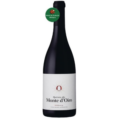 Garrafa de vinho Quinta do Monte d'Oiro com selo de produção biológica