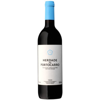 Garrafa de vinho tinto Herdade do Portocarro com tampa azul e rótulo branco