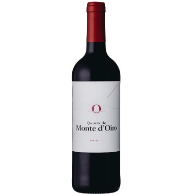 Garrafas de vinho tinto Quinta do Monte d'Oiro com rótulo branco e tampa vermelha