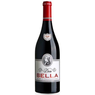Garrafa de vinho Dom Bella com rótulo branco e vermelho