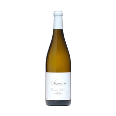 Garrafa de vinho branco Sancerre com rótulo branco