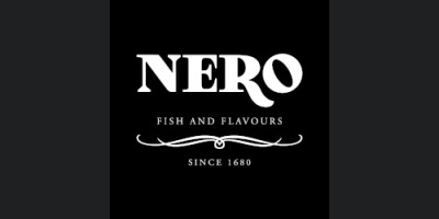 Logótipo NERO FISH AND FLAVOURS SINCE 1680 em fundo preto