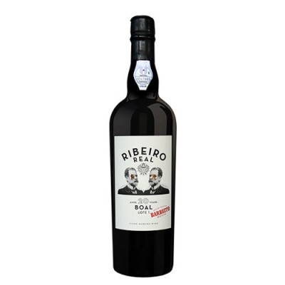 Garrafa de vinho do Porto Ribeiro Real com rótulo branco e texto preto e vermelho