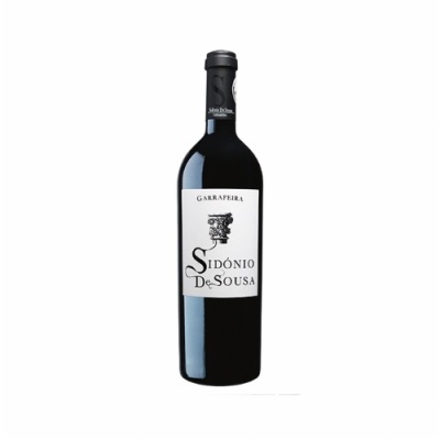 Garrafa de vinho tinto Sidónio de Sousa com rótulo branco e texto preto