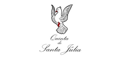 Logotipo com pomba branca, fita vermelha e texto Quinta de Santa Julia.