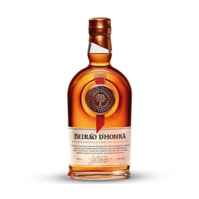 Garrafa de licor Beirão DHonra com selo dourado e fita vermelha