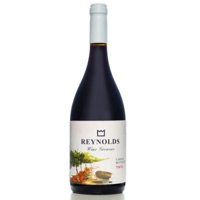 Garrafa de vinho tinto Reynolds com rótulo branco com imagem de árvores e texto