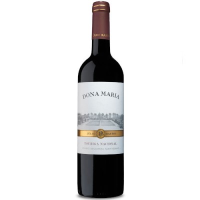 Garrafa de vinho tinto Dona Maria com rótulo branco e cápsula bordeaux