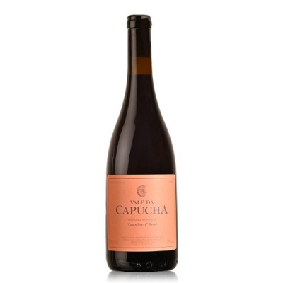 Garrafa de vinho tinto com rótulo cor de salmão VALE DA CAPUCHA
