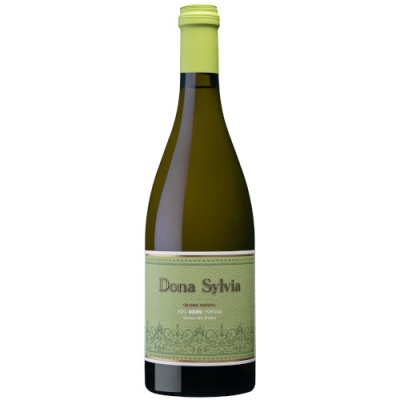 Garrafa de vinho branco Dona Sylvia com rótulo verde