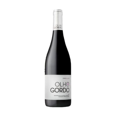 Garrafa de vinho tinto Olho Gordo com rótulo branco