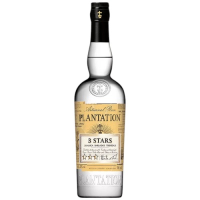 Garrafa de rum Plantation 3 Stars com rótulo bege e amarelo