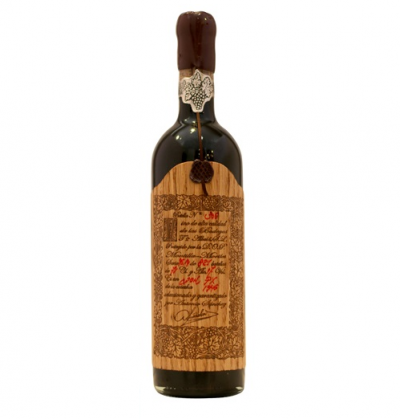 Garrafa de vinho com etiqueta de madeira e selo de cera castanho