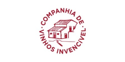 Logotipo vermelho com casa tradicional e texto Companhia de Vinhos Invencível