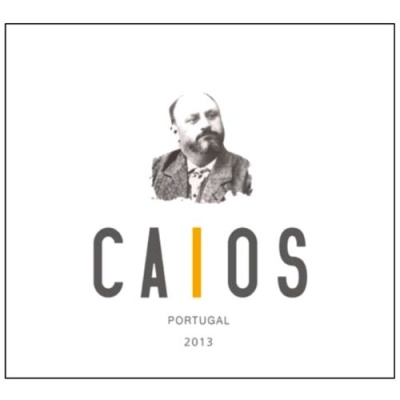 Etiqueta com retrato a preto e branco e texto CA|OS PORTUGAL 2013