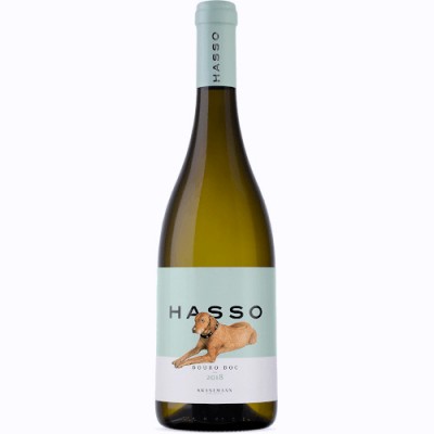 Garrafa de vinho branco com rótulo azul claro e desenho de cão
