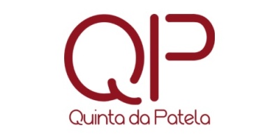 Logótipo 'Quinta da Patela' em bordô sobre fundo branco