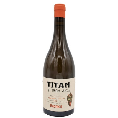 Garrafa de vinho branco Titan of Távora Varosa com rolha laranja e rótulo branco