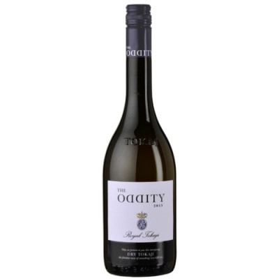 Garrafa de vinho The Oddo 2013 Royal Tokaj com rótulo branco e tampa preta