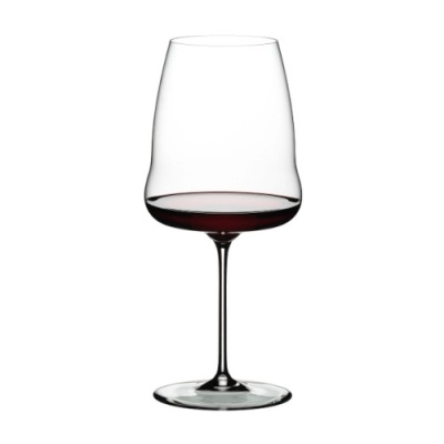 Copo de vidro transparente para vinho tinto com vinho dentro