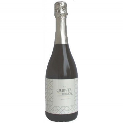 Garrafa de vinho espumante Quinta Terros com rótulo branco e cápsula prateada