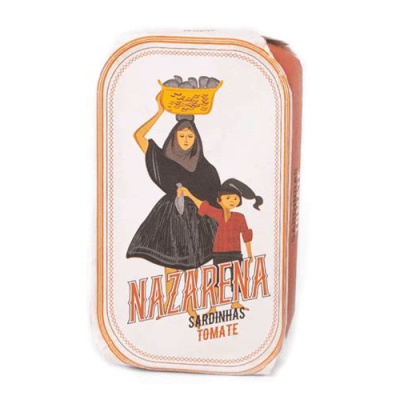 Lata de sardinhas NazarenA em tomate com ilustração de mulher e criança.