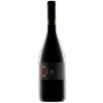 Garrafa de vinho tinto com rótulo preto e texto Jaen 2011