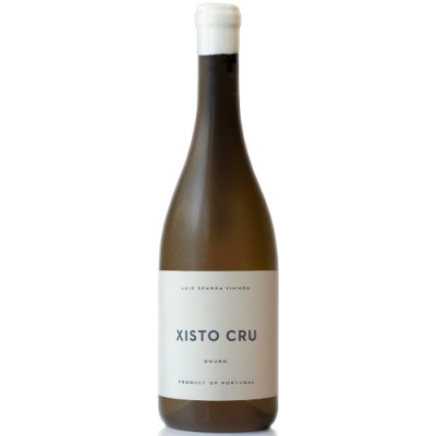 Garrafa de vinho Xisto Cru com rótulo branco e texto preto