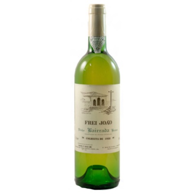 Garrafa de vinho branco FREI JOÃO Bairrada Seco, rótulo com edifício e selo no gargalo