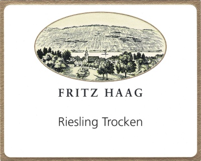 Etiqueta de vinho FRITZ HAAG Riesling Trocken com ilustração de vila