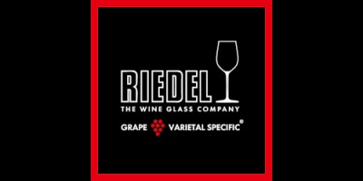 Logótipo da marca Riedel com taça de vinho e texto sobre fundo preto com borda vermelha