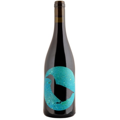 Garrafa de vinho com rótulo azul e silhueta de pássaro preto