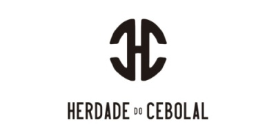 Logótipo preto com texto HERDADE DO CEBOLAL sobre fundo branco