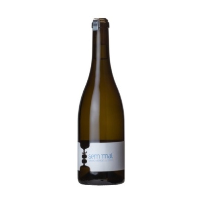 Garrafa de vinho verde Sem Mal com rótulo branco