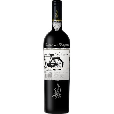 Garrafa de vinho tinto Avô Fausto com rótulo branco, bicicleta e texto distintivo.
