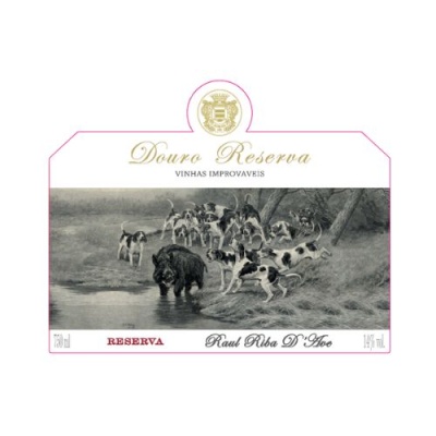 Etiqueta de vinho Douro Reserva com imagem de javali e cães de caça em tons de cinza.